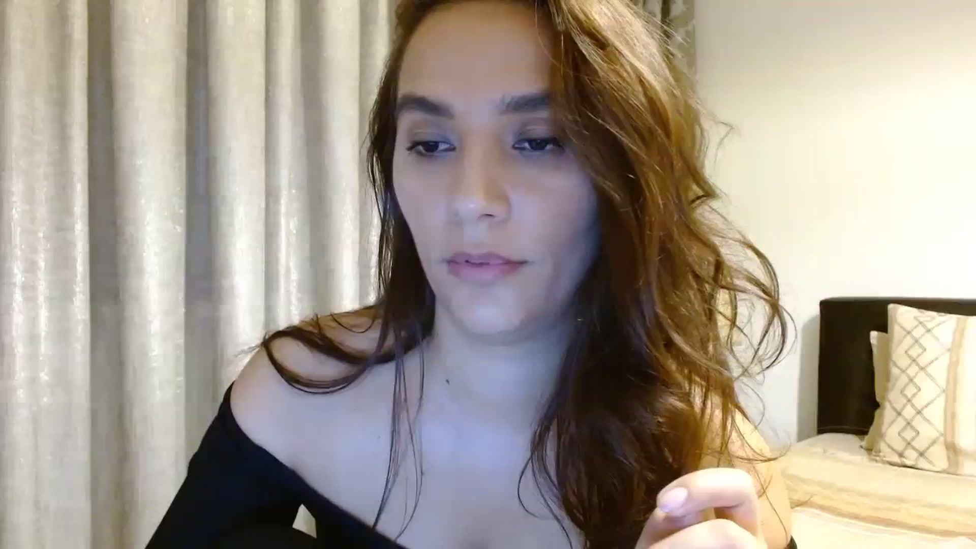 Gallery image thumbnail from DEAR_AMORE's myfreecams stream on, 11/03/2023, 24:50 image 17 of 20