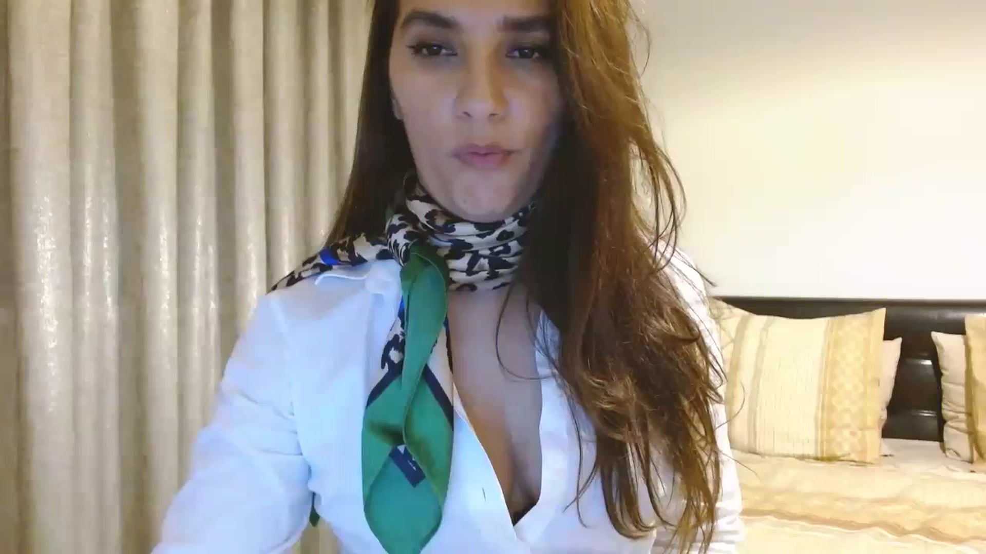 Gallery image thumbnail from DEAR_AMORE's myfreecams stream on, 11/06/2023, 01:44 image 17 of 20