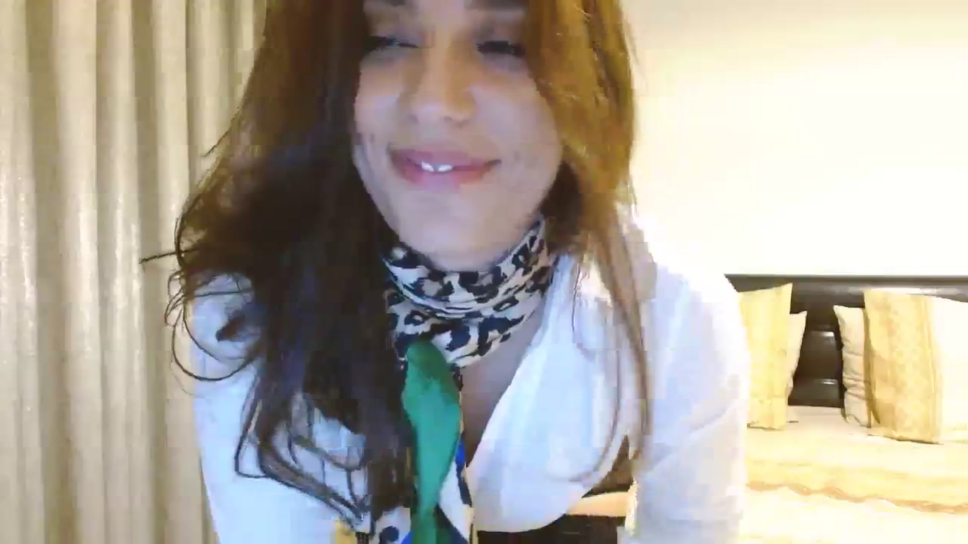 Gallery image thumbnail from DEAR_AMORE's myfreecams stream on, 11/06/2023, 01:44 image 4 of 20