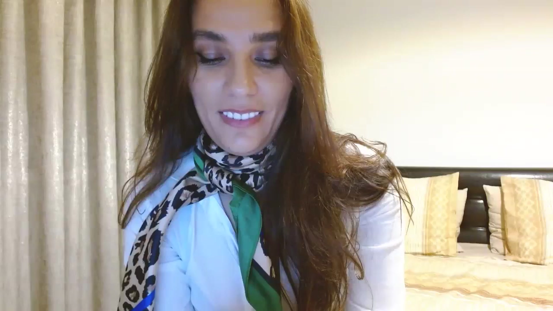 Gallery image thumbnail from DEAR_AMORE's myfreecams stream on, 11/06/2023, 01:44 image 8 of 20