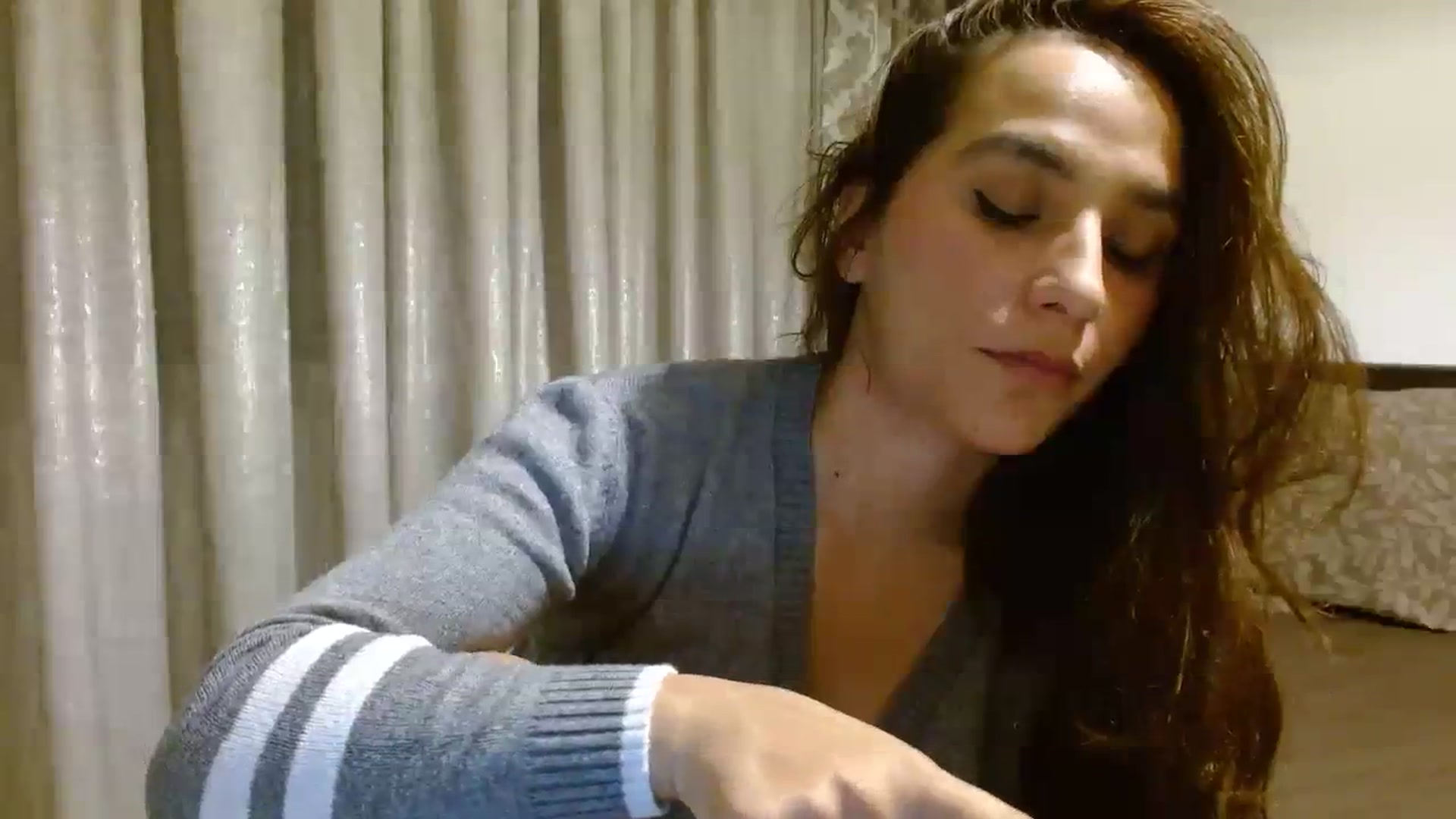 Gallery image thumbnail from DEAR_AMORE's myfreecams stream on, 11/21/2023, 21:28 image 17 of 20