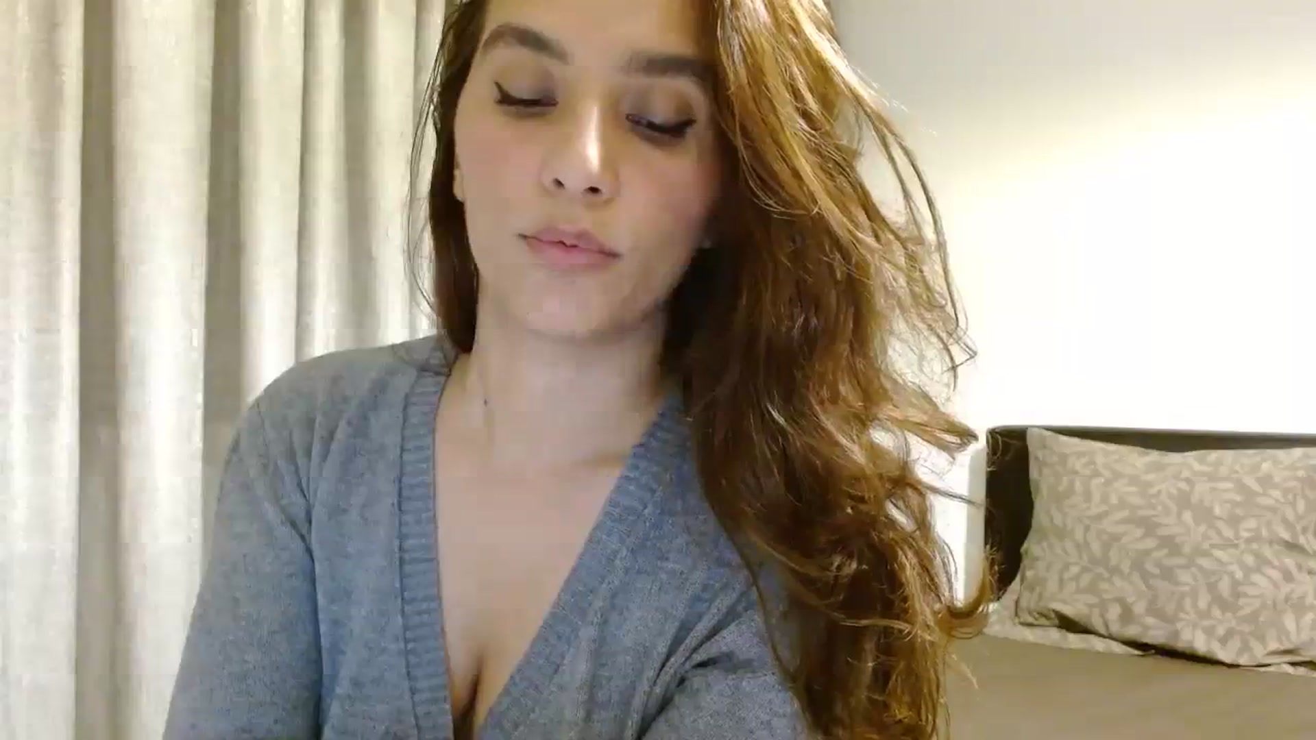 Gallery image thumbnail from DEAR_AMORE's myfreecams stream on, 11/21/2023, 21:28 image 9 of 20