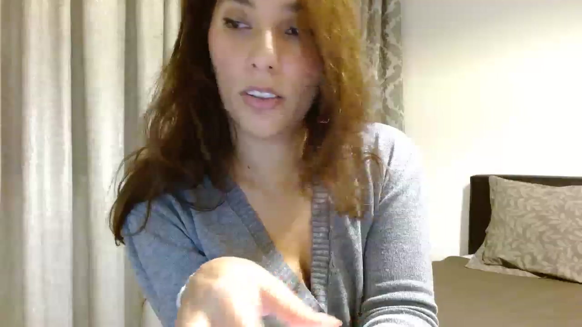 Gallery image thumbnail from DEAR_AMORE's myfreecams stream on, 11/21/2023, 21:28 image 16 of 20