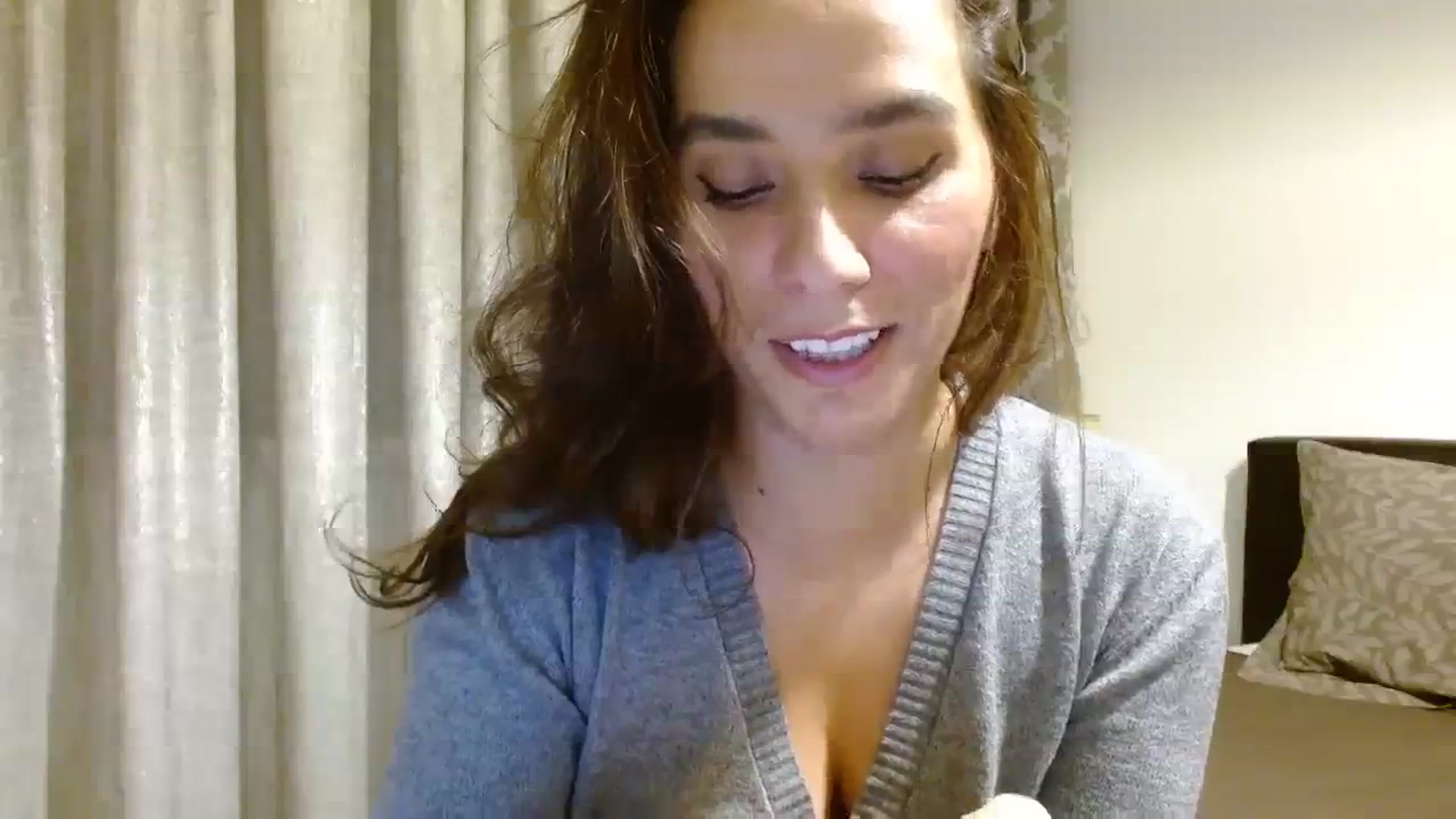 Gallery image thumbnail from DEAR_AMORE's myfreecams stream on, 11/21/2023, 21:28 image 5 of 20