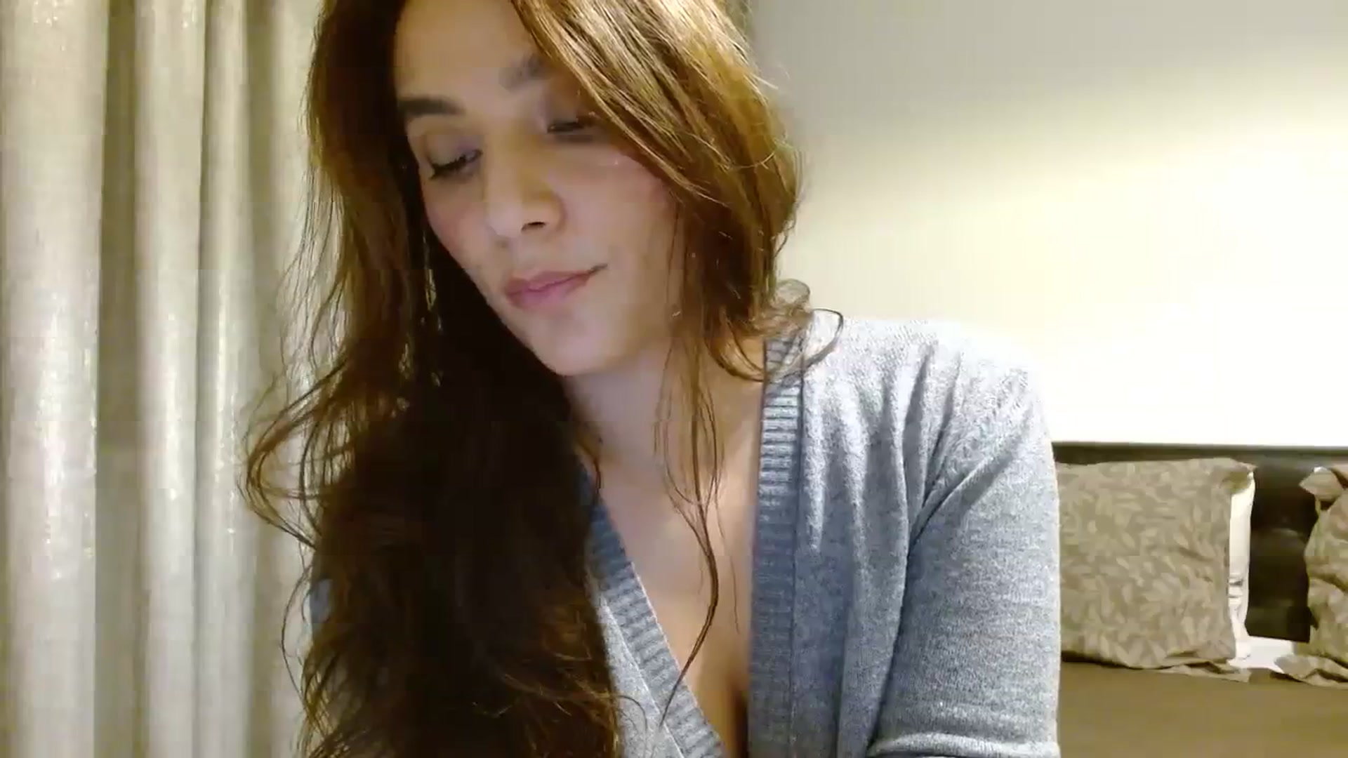Gallery image thumbnail from DEAR_AMORE's myfreecams stream on, 11/21/2023, 22:00 image 4 of 20