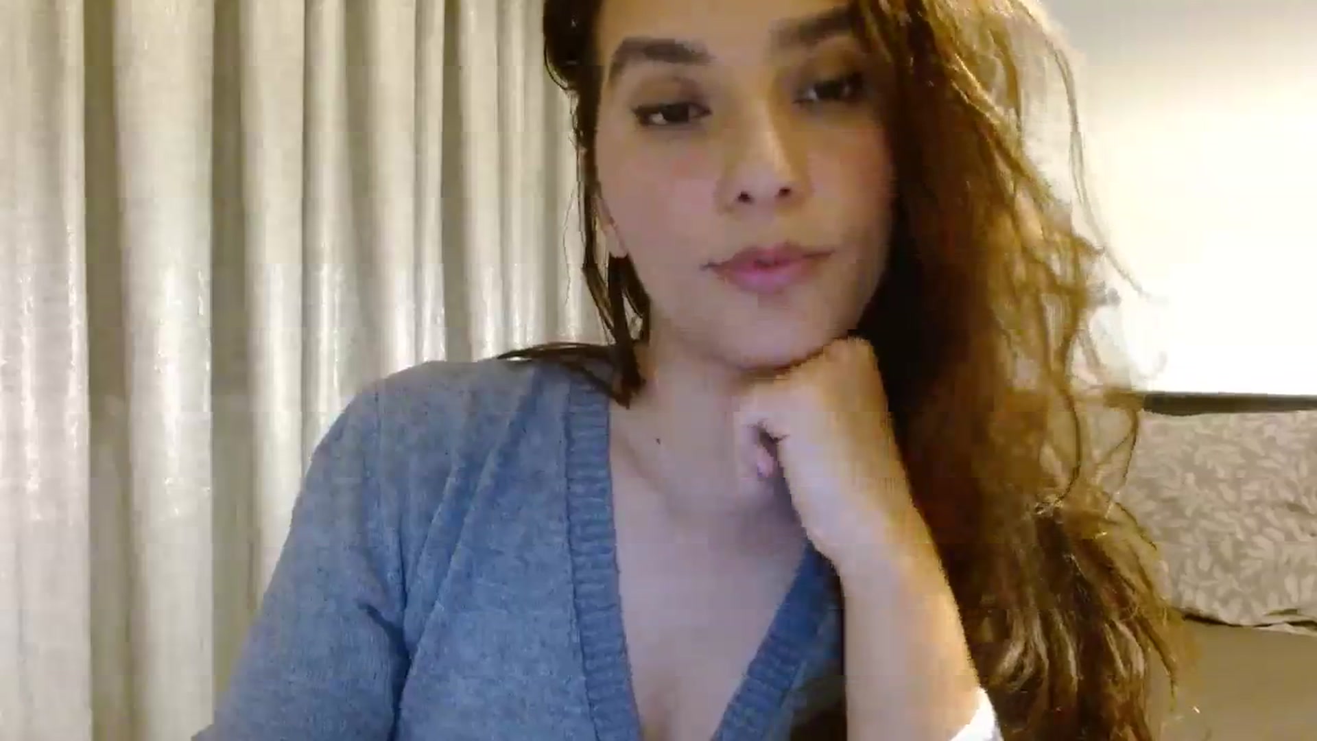 Gallery image thumbnail from DEAR_AMORE's myfreecams stream on, 11/21/2023, 22:00 image 9 of 20