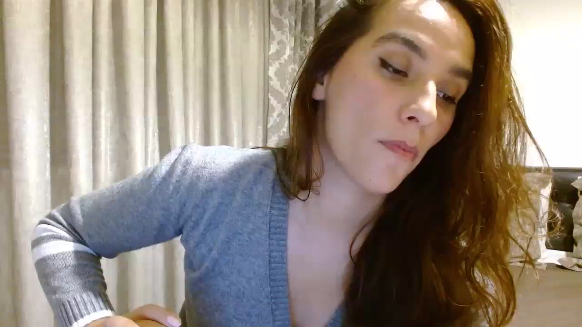Gallery image thumbnail from DEAR_AMORE's myfreecams stream on, 11/21/2023, 22:00 image 17 of 20