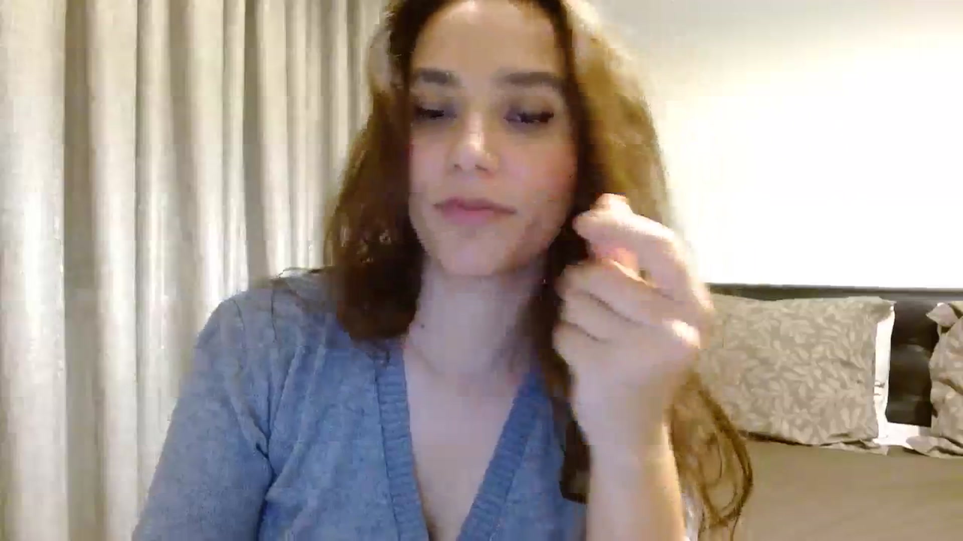 Gallery image thumbnail from DEAR_AMORE's myfreecams stream on, 11/21/2023, 22:00 image 8 of 20