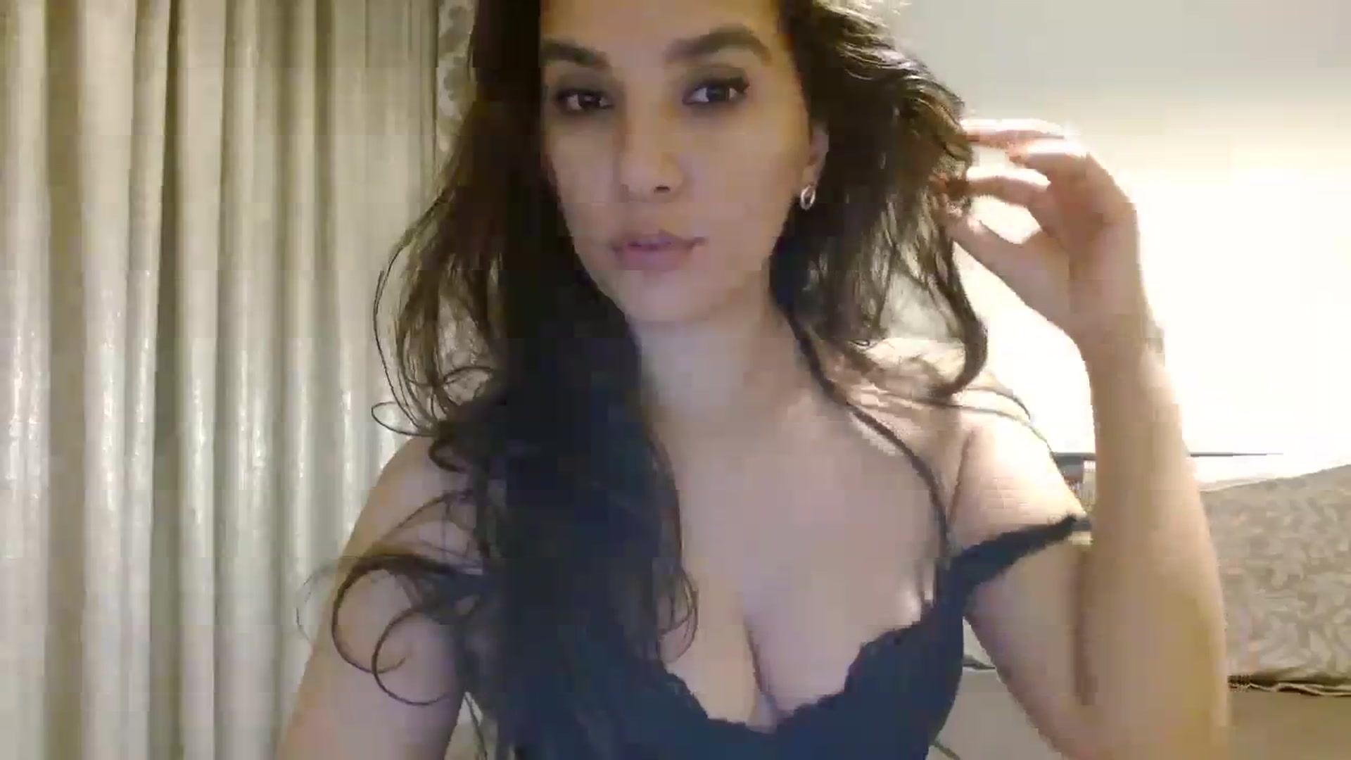 Gallery image thumbnail from DEAR_AMORE's myfreecams stream on, 11/24/2023, 01:40 image 17 of 20