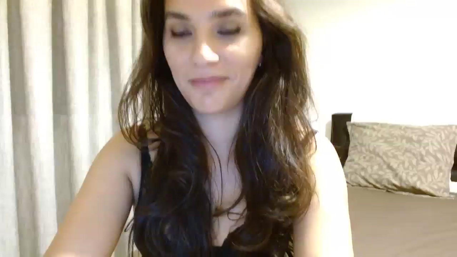 Gallery image thumbnail from DEAR_AMORE's myfreecams stream on, 11/24/2023, 01:40 image 4 of 20