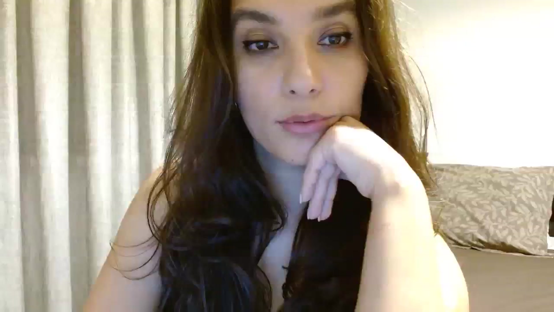 Gallery image thumbnail from DEAR_AMORE's myfreecams stream on, 11/24/2023, 01:40 image 7 of 20