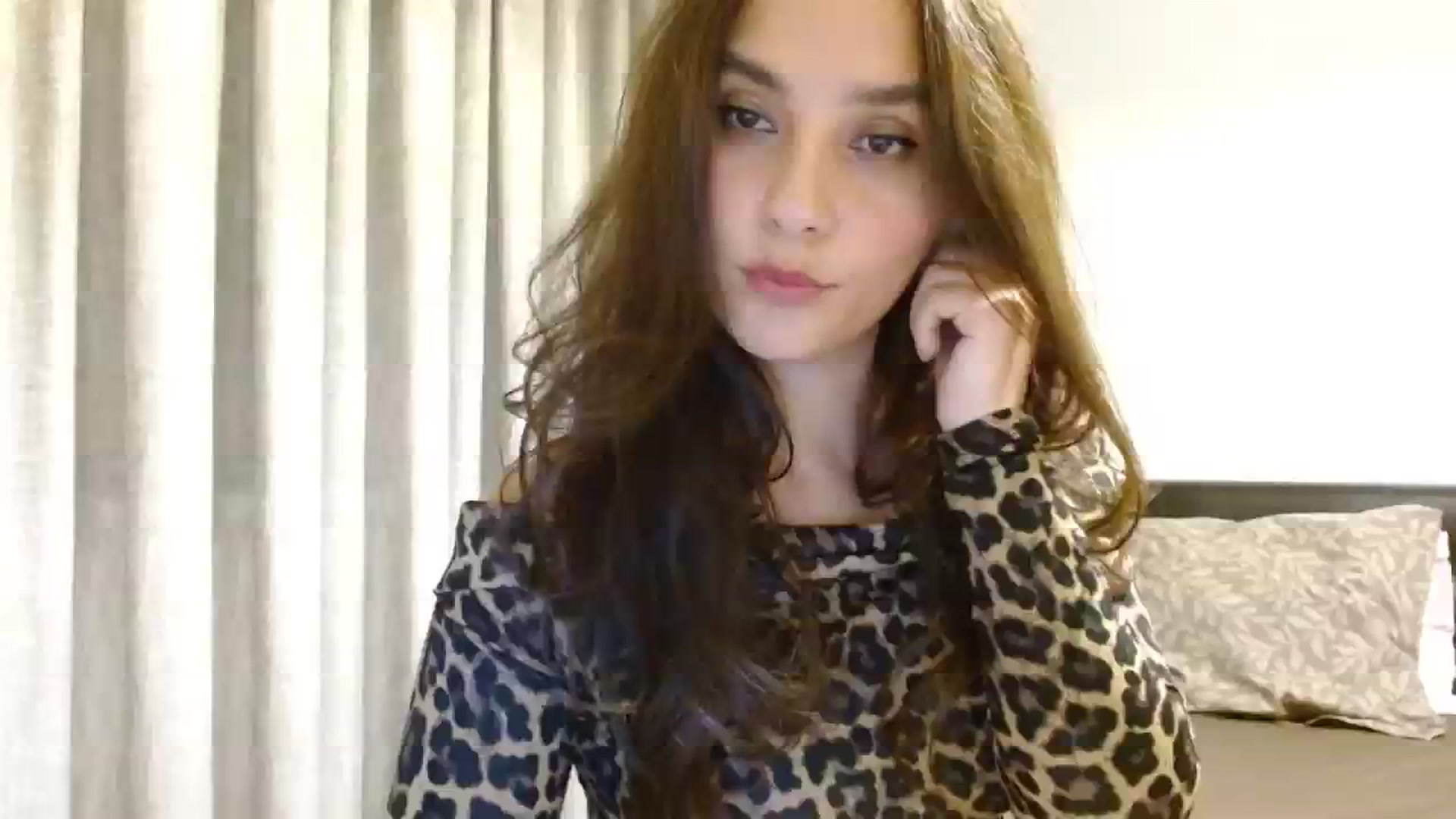 Gallery image thumbnail from DEAR_AMORE's myfreecams stream on, 11/26/2023, 21:40 image 6 of 20