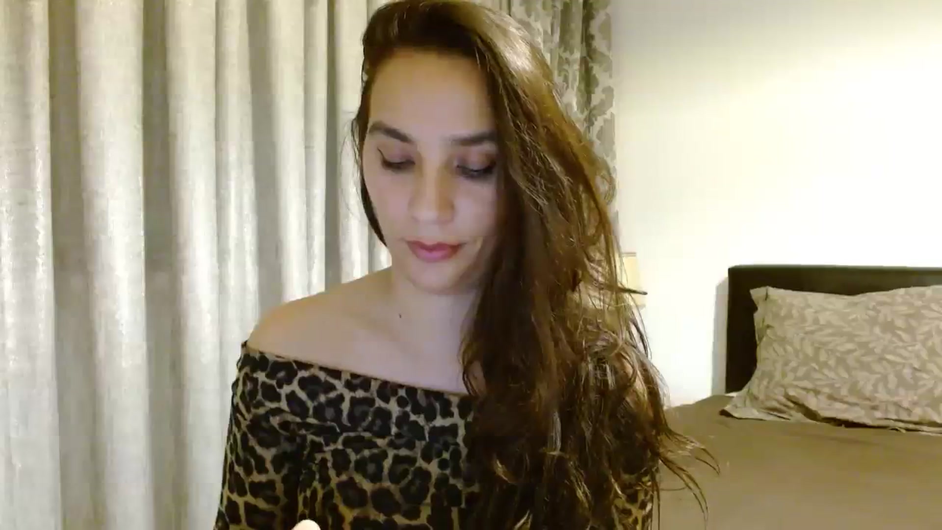 Gallery image thumbnail from DEAR_AMORE's myfreecams stream on, 11/27/2023, 24:00 image 2 of 20