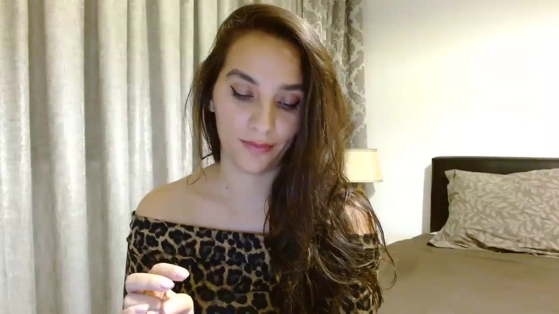 Gallery image thumbnail from DEAR_AMORE's myfreecams stream on, 11/27/2023, 24:00 image 8 of 20