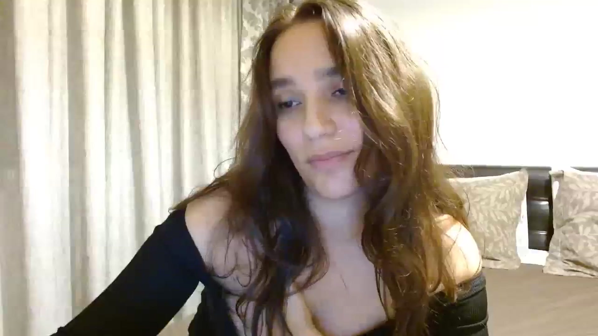 Gallery image thumbnail from DEAR_AMORE's myfreecams stream on, 11/27/2023, 23:24 image 16 of 20