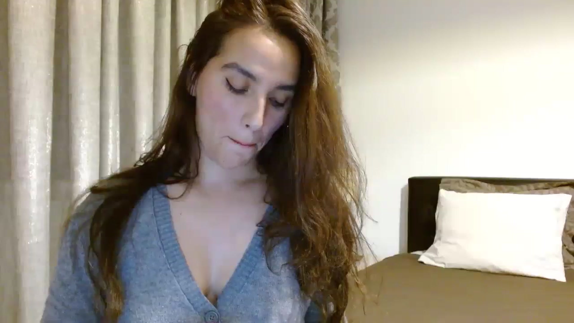 Gallery image thumbnail from DEAR_AMORE's myfreecams stream on, 12/10/2023, 22:11 image 18 of 20