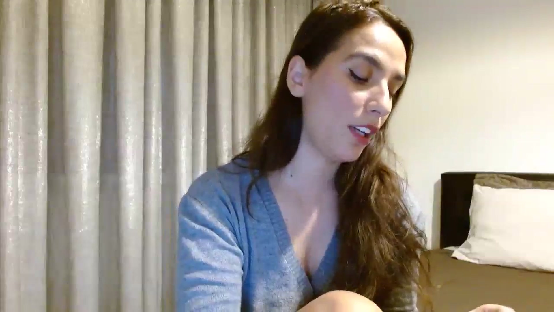 Gallery image thumbnail from DEAR_AMORE's myfreecams stream on, 12/10/2023, 22:11 image 3 of 20