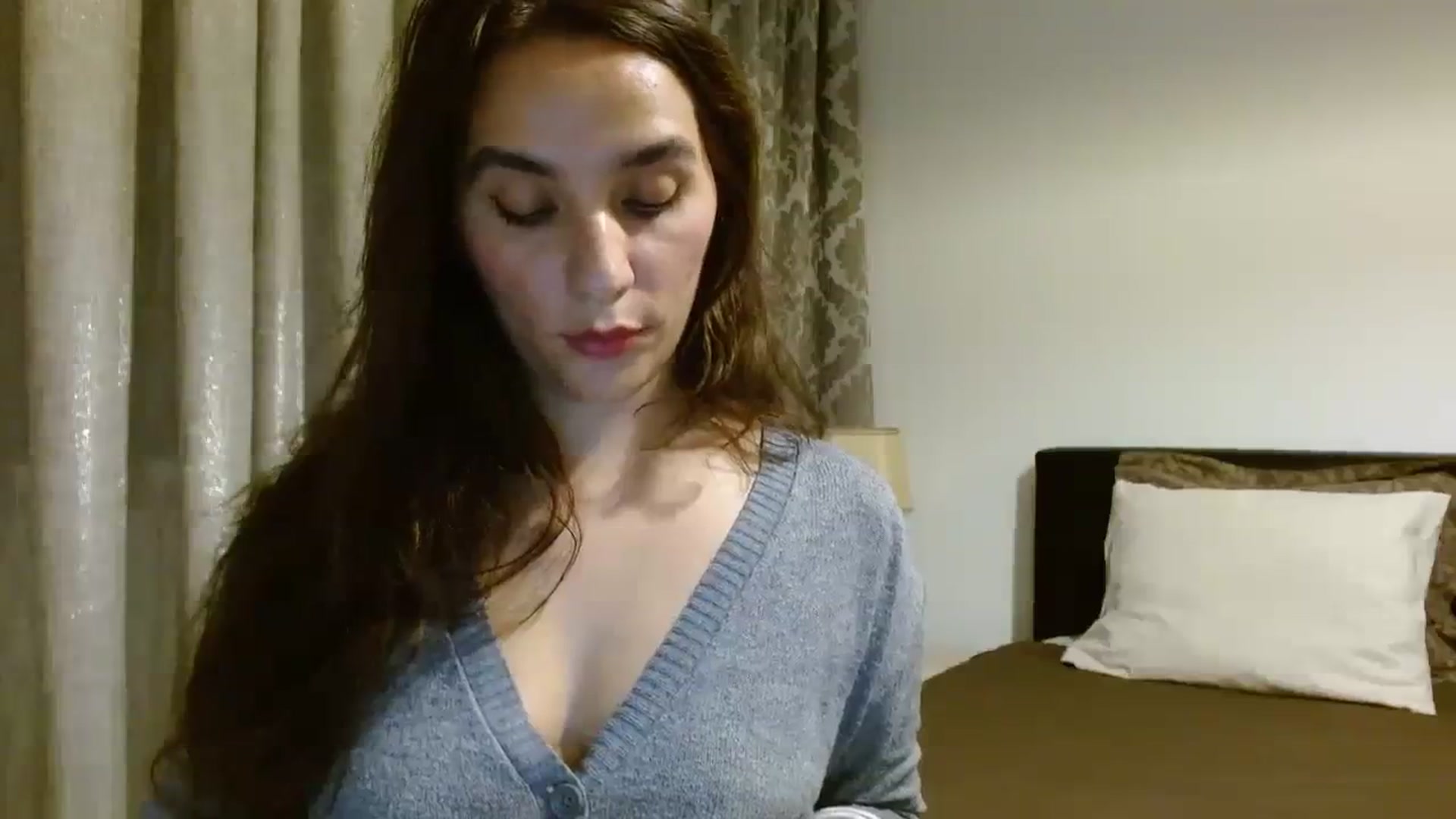 Gallery image thumbnail from DEAR_AMORE's myfreecams stream on, 12/10/2023, 22:11 image 17 of 20