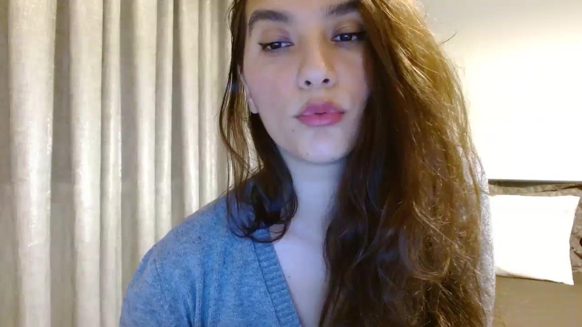 Gallery image thumbnail from DEAR_AMORE's myfreecams stream on, 12/10/2023, 22:11 image 5 of 20