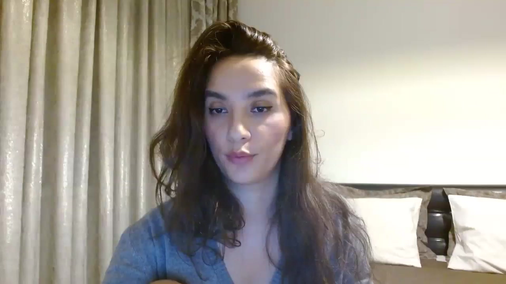 Gallery image thumbnail from DEAR_AMORE's myfreecams stream on, 12/11/2023, 24:20 image 5 of 20