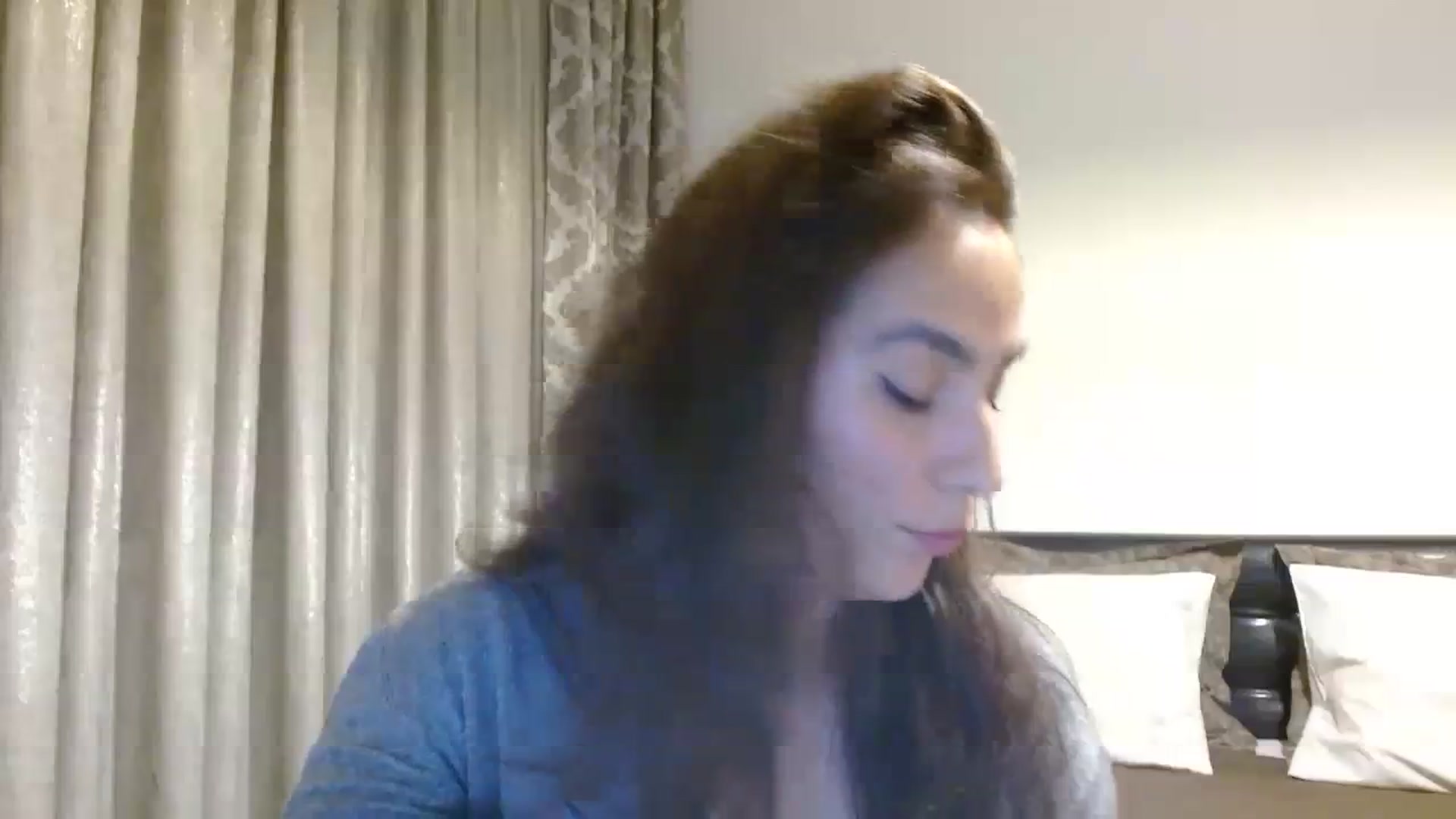Gallery image thumbnail from DEAR_AMORE's myfreecams stream on, 12/11/2023, 24:20 image 10 of 20