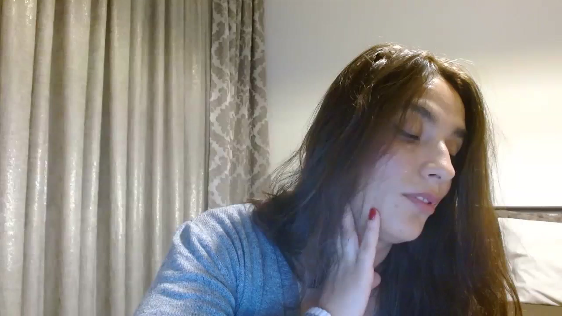 Gallery image thumbnail from DEAR_AMORE's myfreecams stream on, 12/11/2023, 24:20 image 1 of 20