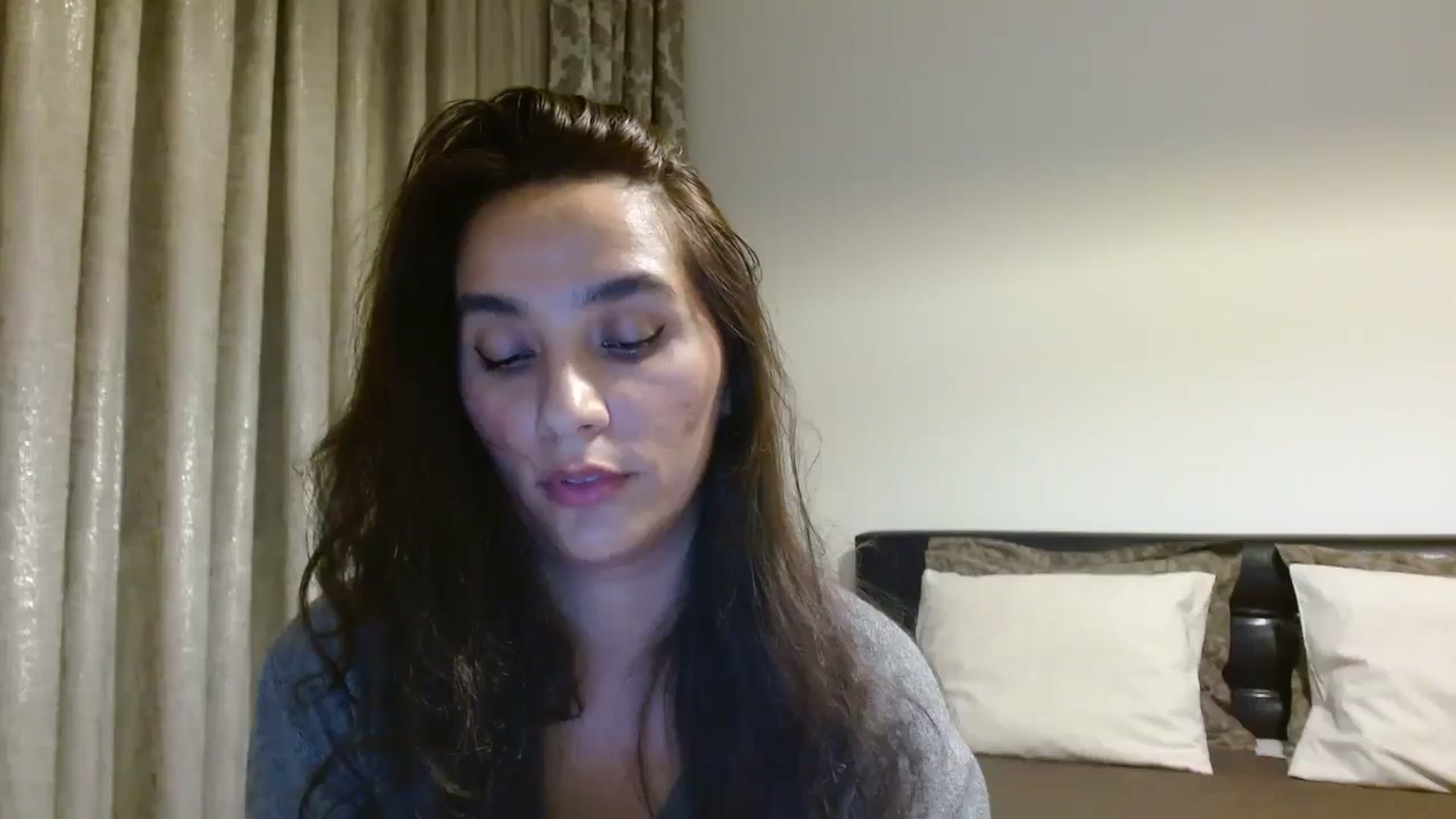 Gallery image thumbnail from DEAR_AMORE's myfreecams stream on, 12/11/2023, 24:20 image 17 of 20