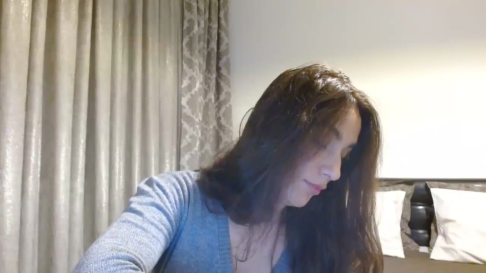 Gallery image thumbnail from DEAR_AMORE's myfreecams stream on, 12/11/2023, 24:20 image 4 of 20