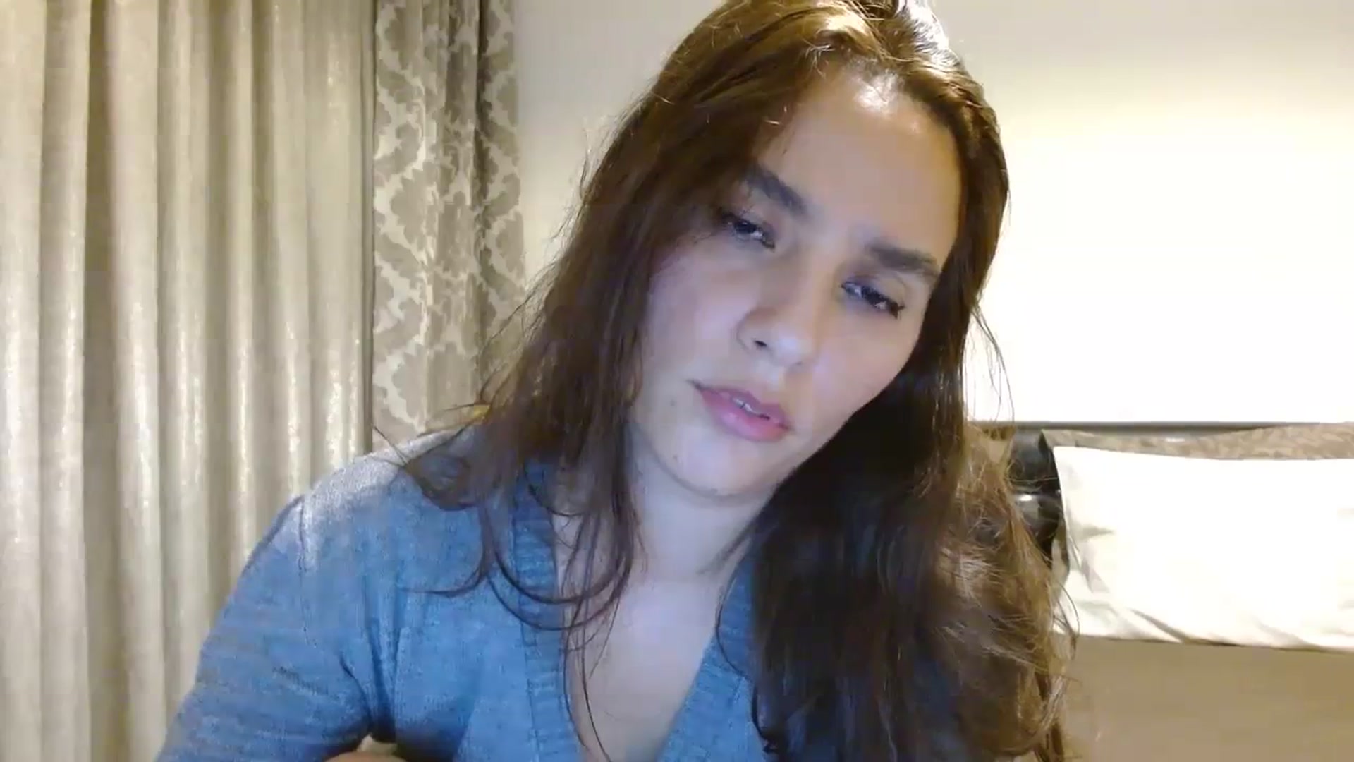 Gallery image thumbnail from DEAR_AMORE's myfreecams stream on, 12/11/2023, 03:00 image 4 of 20