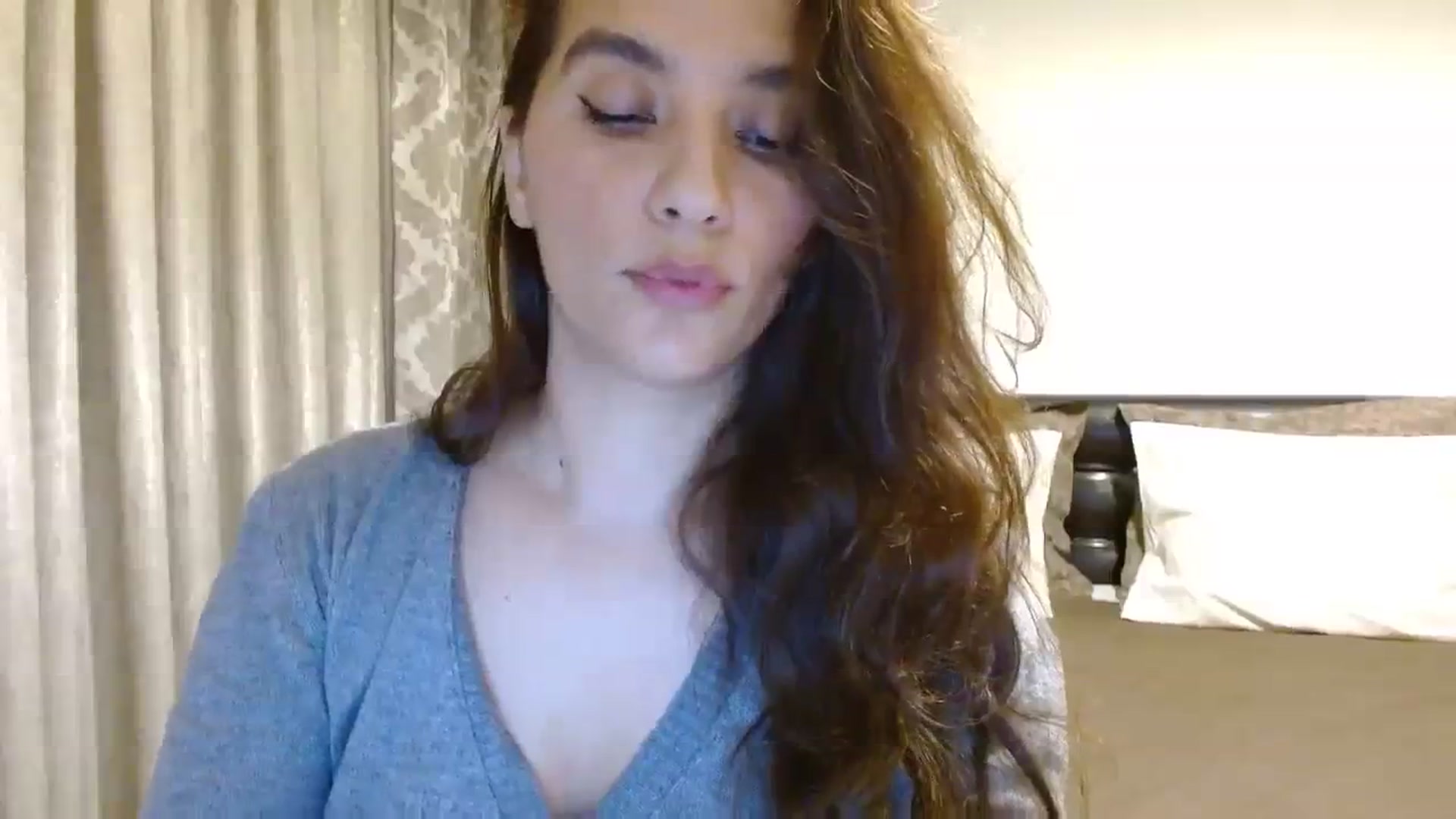 Gallery image thumbnail from DEAR_AMORE's myfreecams stream on, 12/11/2023, 03:00 image 7 of 20