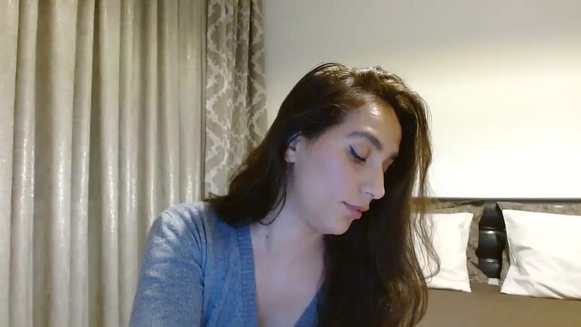 Gallery image thumbnail from DEAR_AMORE's myfreecams stream on, 12/11/2023, 02:59 image 5 of 20
