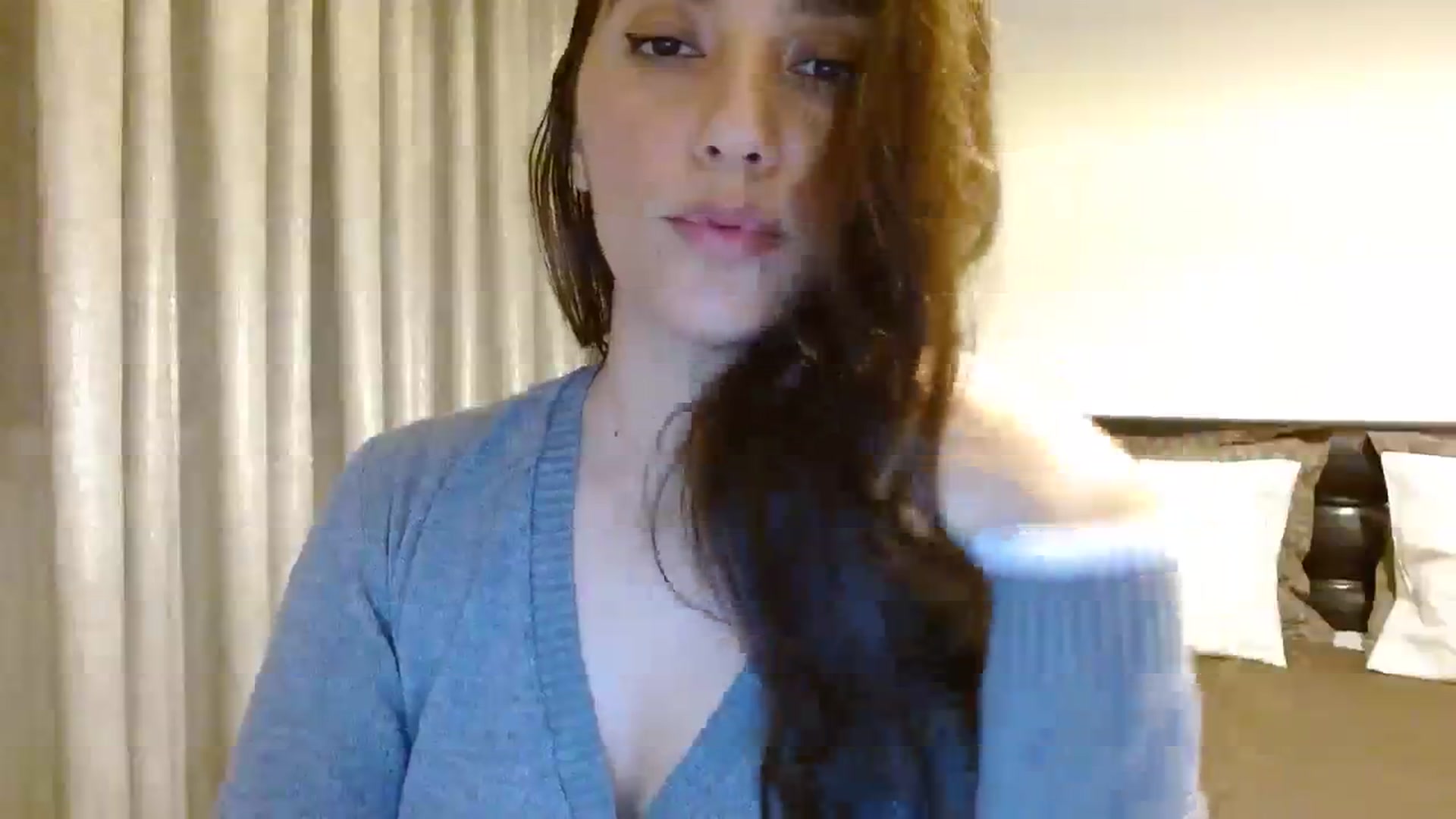 Gallery image thumbnail from DEAR_AMORE's myfreecams stream on, 12/11/2023, 02:59 image 19 of 20