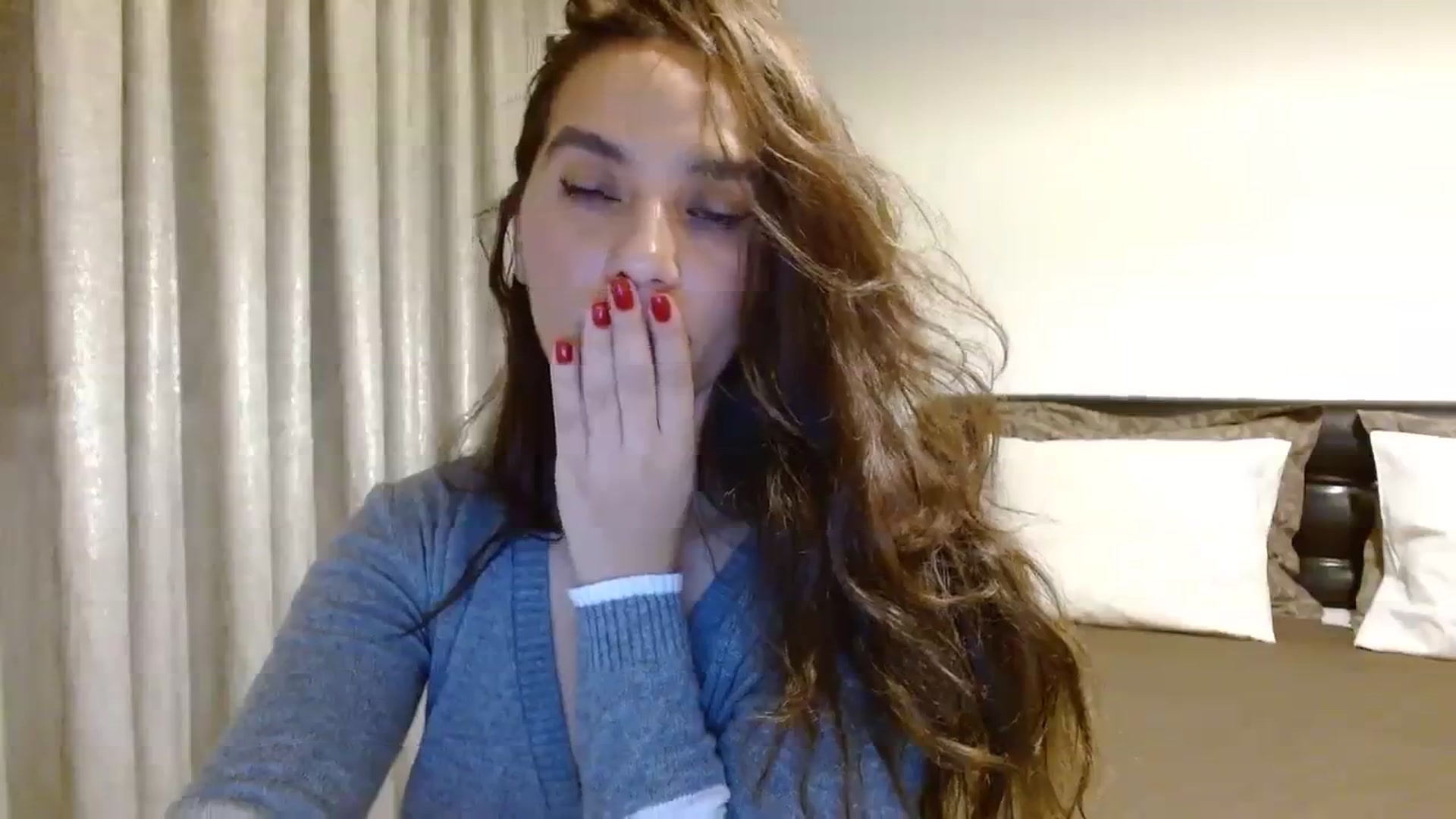 Gallery image thumbnail from DEAR_AMORE's myfreecams stream on, 12/11/2023, 02:59 image 16 of 20