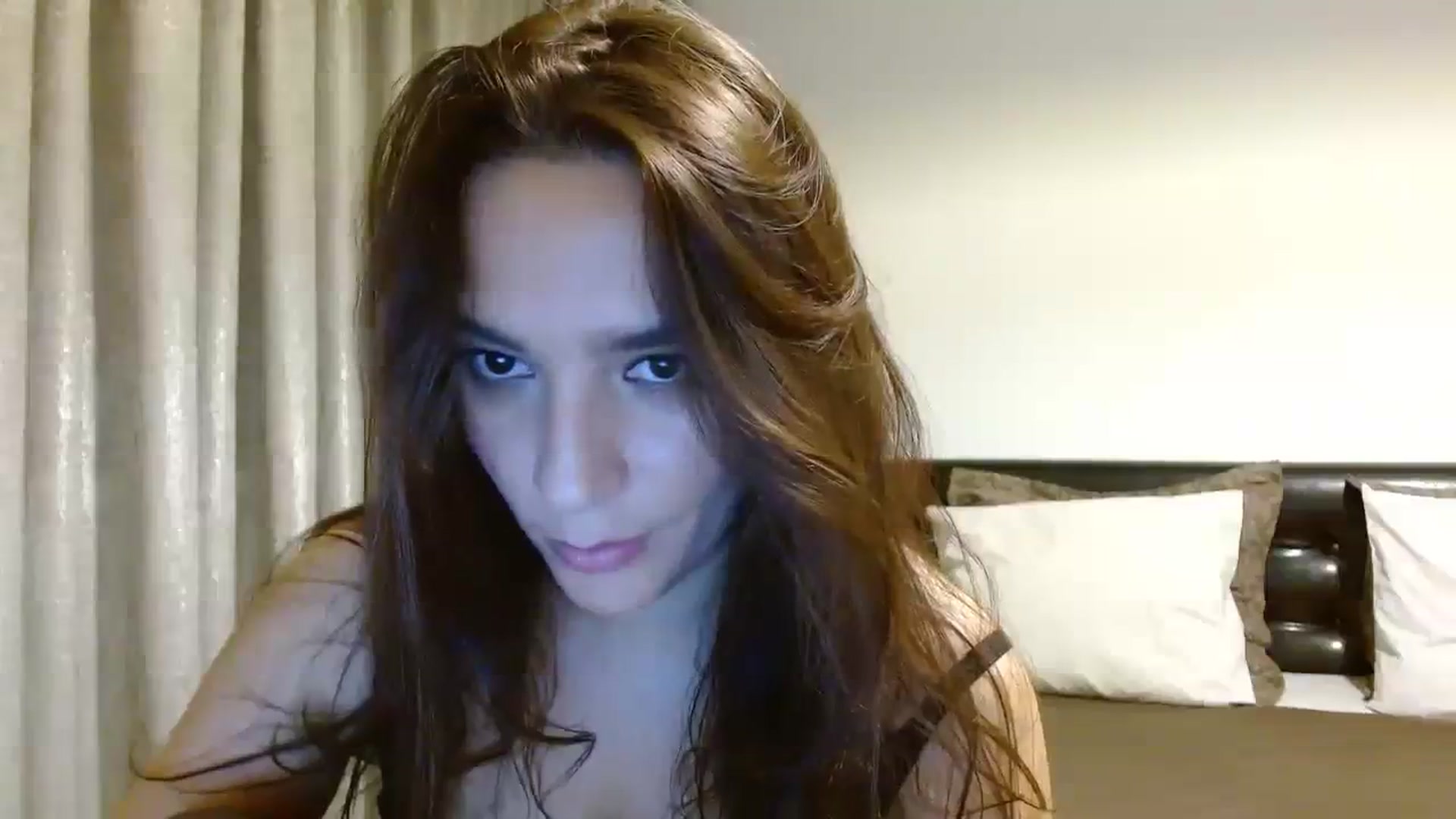 Gallery image thumbnail from DEAR_AMORE's myfreecams stream on, 12/13/2023, 03:06 image 4 of 20