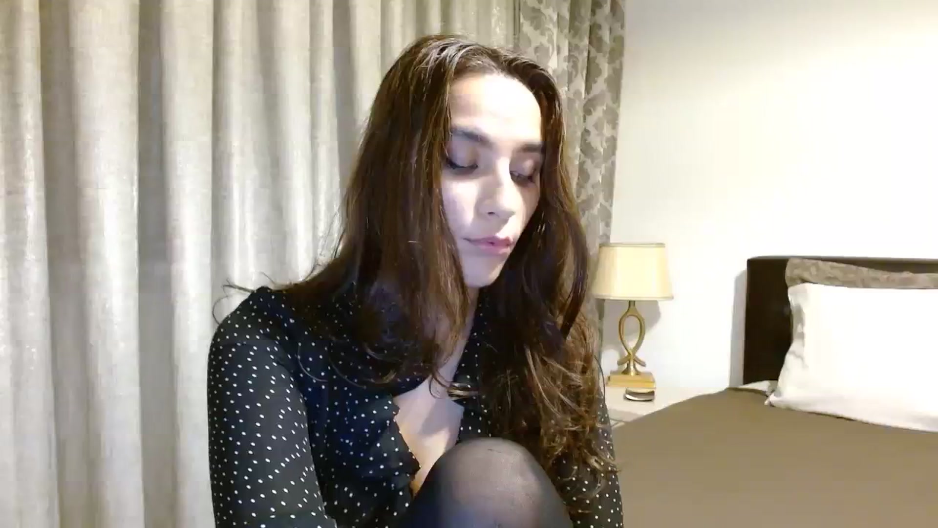 Gallery image thumbnail from DEAR_AMORE's myfreecams stream on, 12/21/2023, 02:44 image 3 of 20