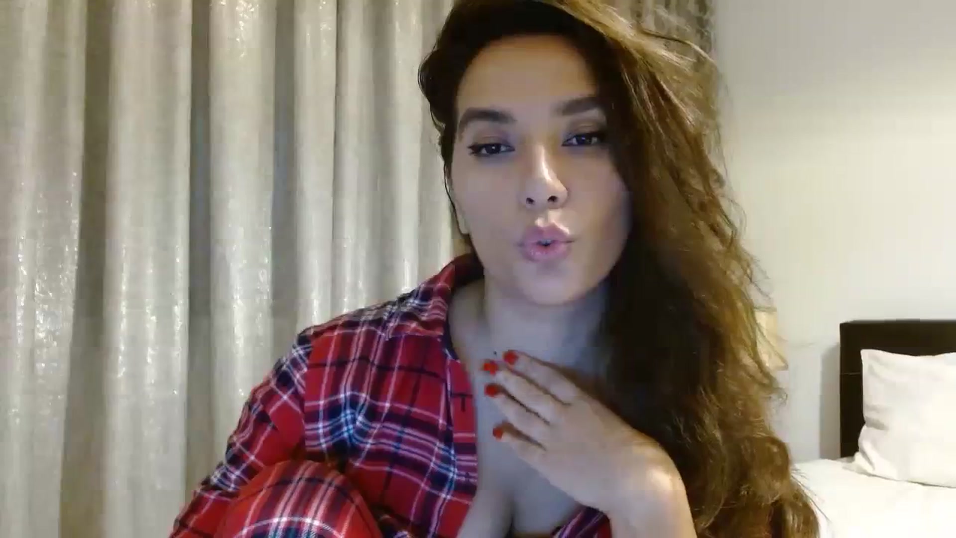 Gallery image thumbnail from DEAR_AMORE's myfreecams stream on, 12/26/2023, 22:17 image 13 of 20