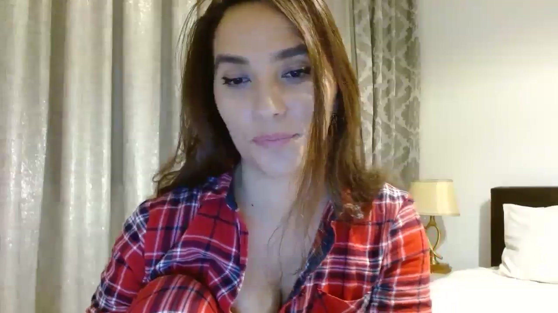 Gallery image thumbnail from DEAR_AMORE's myfreecams stream on, 12/26/2023, 22:17 image 3 of 20