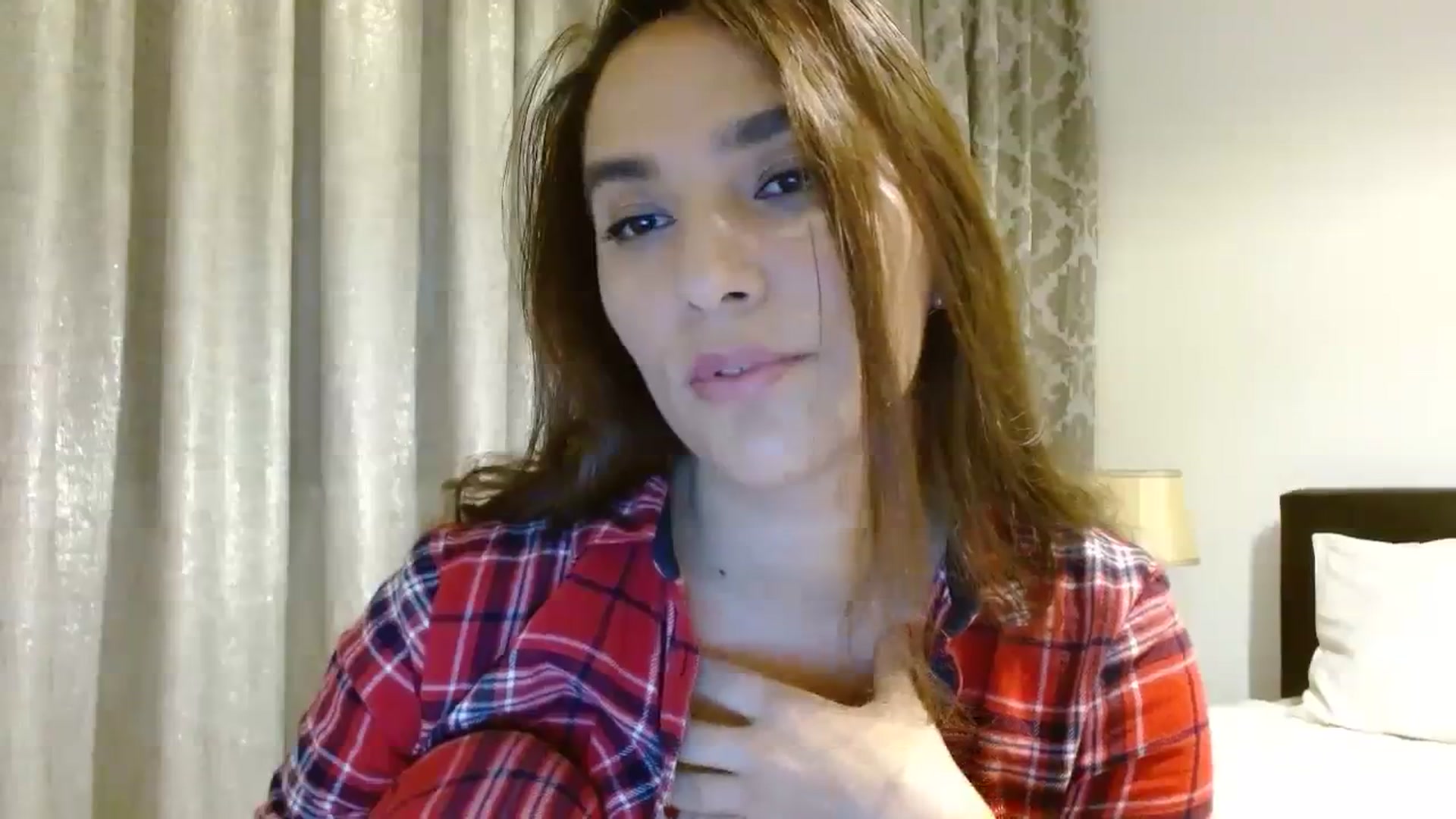 Gallery image thumbnail from DEAR_AMORE's myfreecams stream on, 12/26/2023, 22:17 image 5 of 20