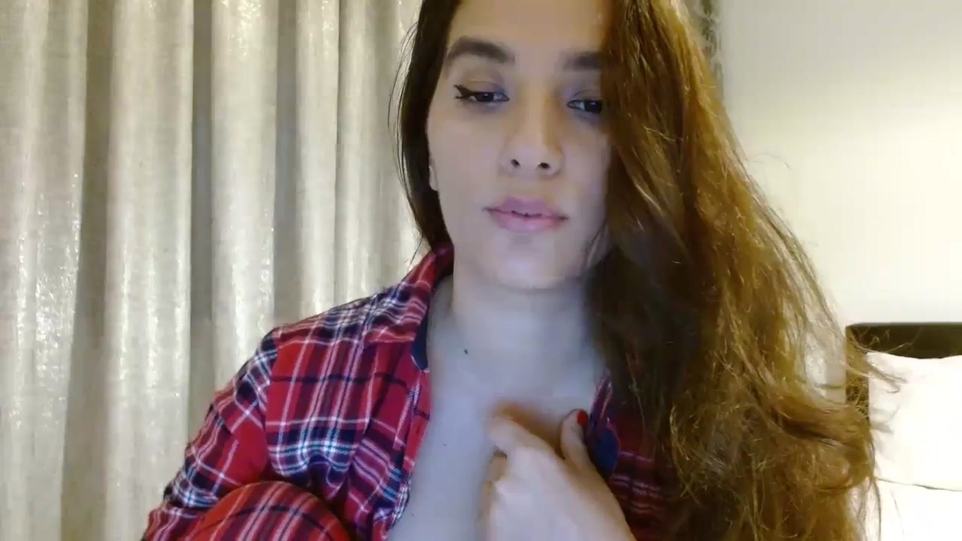 Gallery image thumbnail from DEAR_AMORE's myfreecams stream on, 12/26/2023, 22:17 image 6 of 20