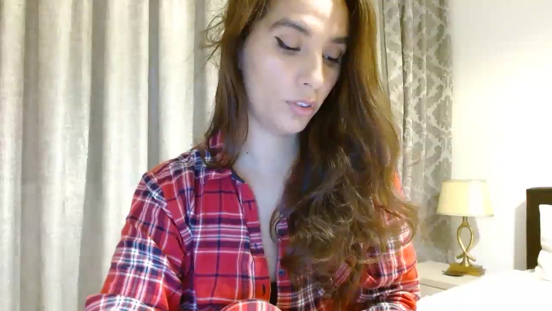 Gallery image thumbnail from DEAR_AMORE's myfreecams stream on, 12/26/2023, 22:17 image 18 of 20