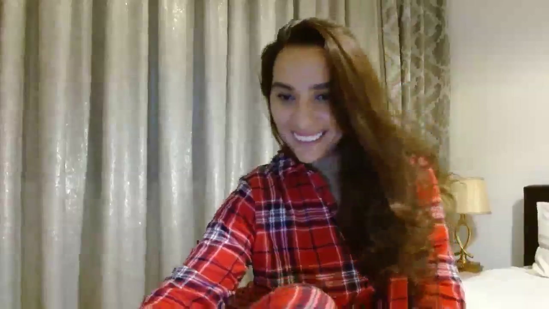 Gallery image thumbnail from DEAR_AMORE's myfreecams stream on, 12/26/2023, 22:17 image 17 of 20