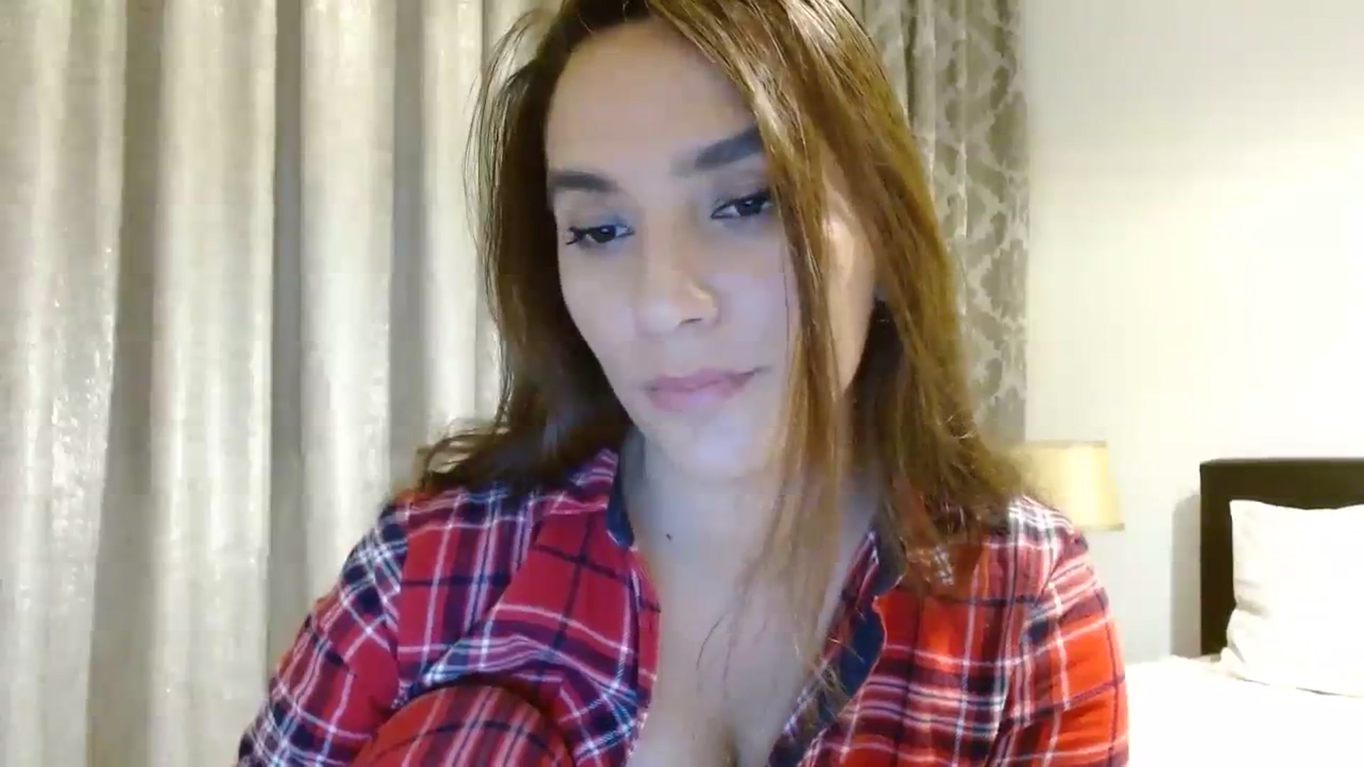 Gallery image thumbnail from DEAR_AMORE's myfreecams stream on, 12/26/2023, 22:17 image 4 of 20