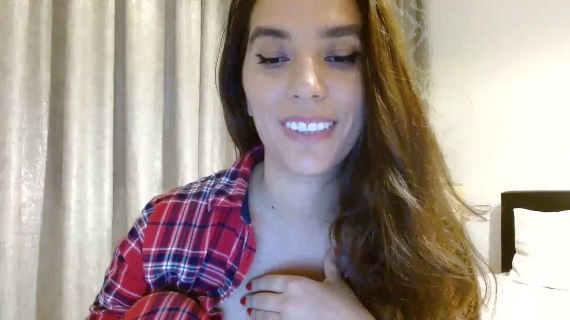 Gallery image thumbnail from DEAR_AMORE's myfreecams stream on, 12/26/2023, 22:17 image 7 of 20