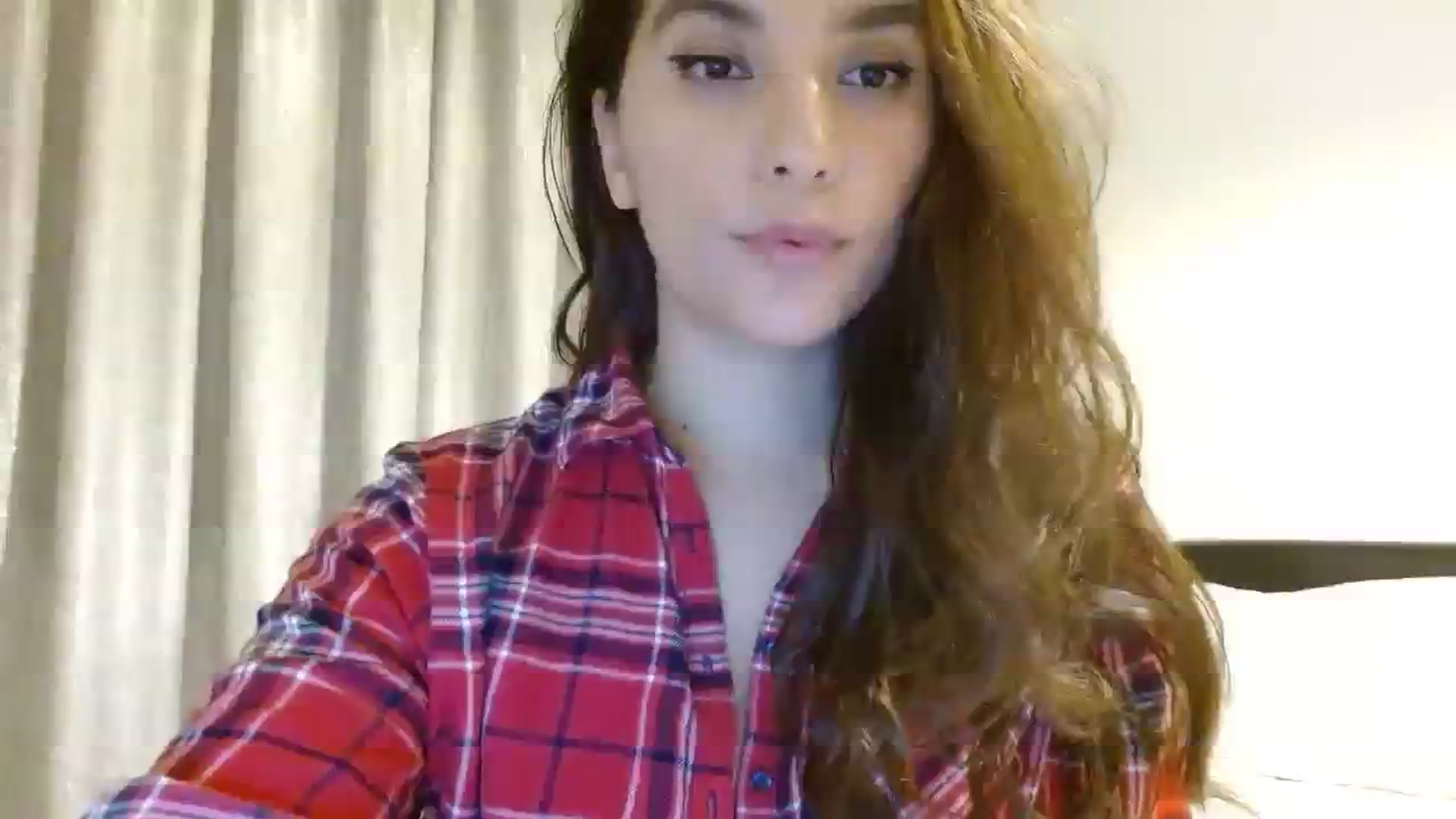 Gallery image thumbnail from DEAR_AMORE's myfreecams stream on, 12/27/2023, 24:35 image 6 of 20
