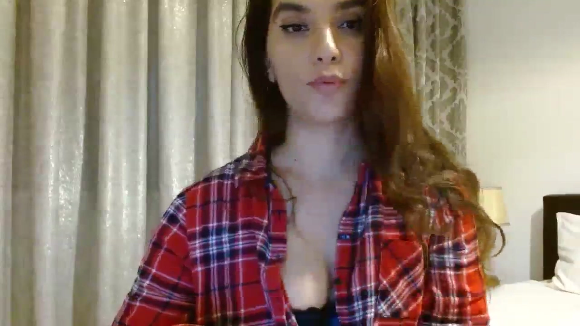 Gallery image thumbnail from DEAR_AMORE's myfreecams stream on, 12/27/2023, 24:35 image 3 of 20