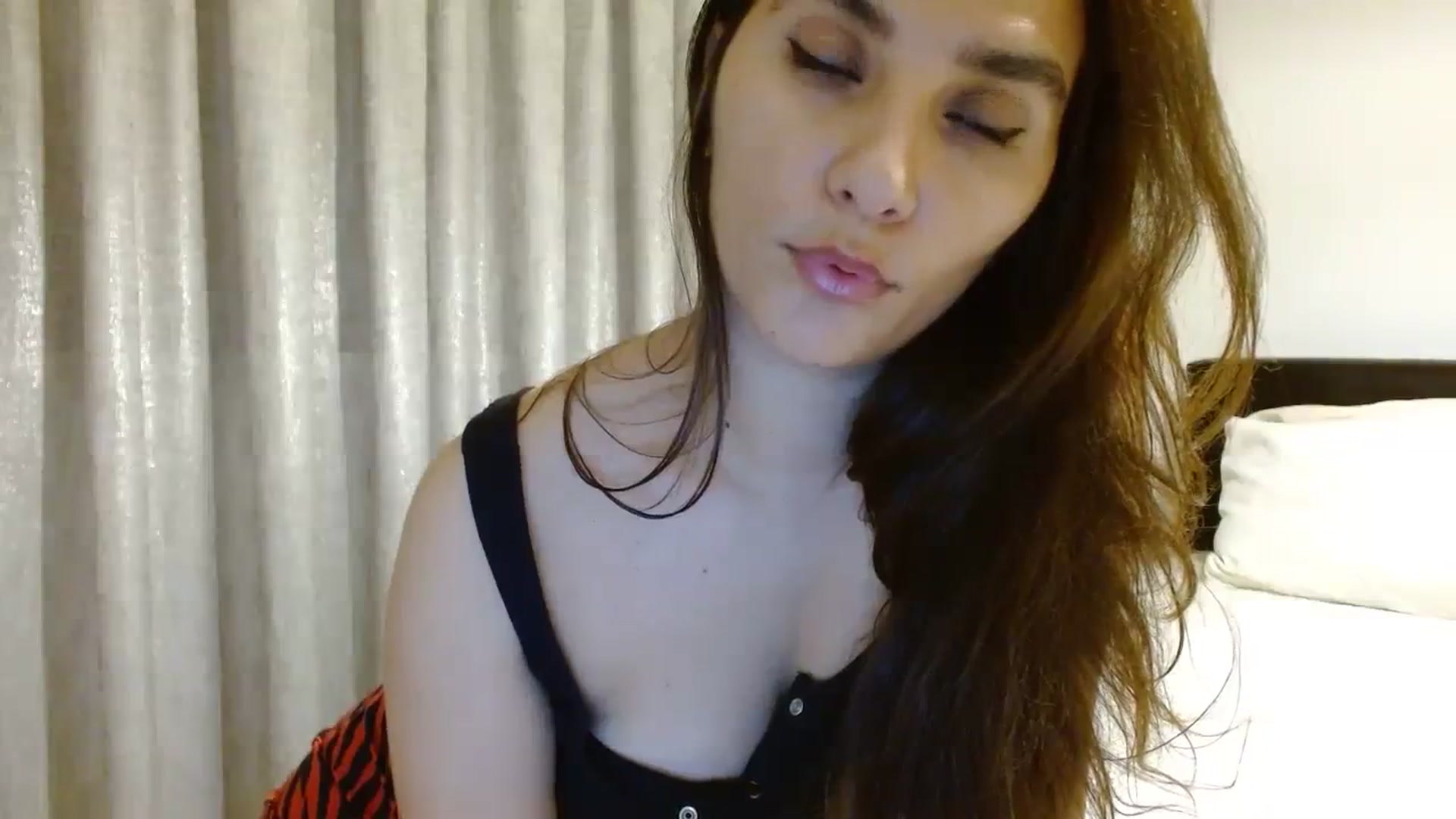Gallery image thumbnail from DEAR_AMORE's myfreecams stream on, 12/29/2023, 02:47 image 7 of 20