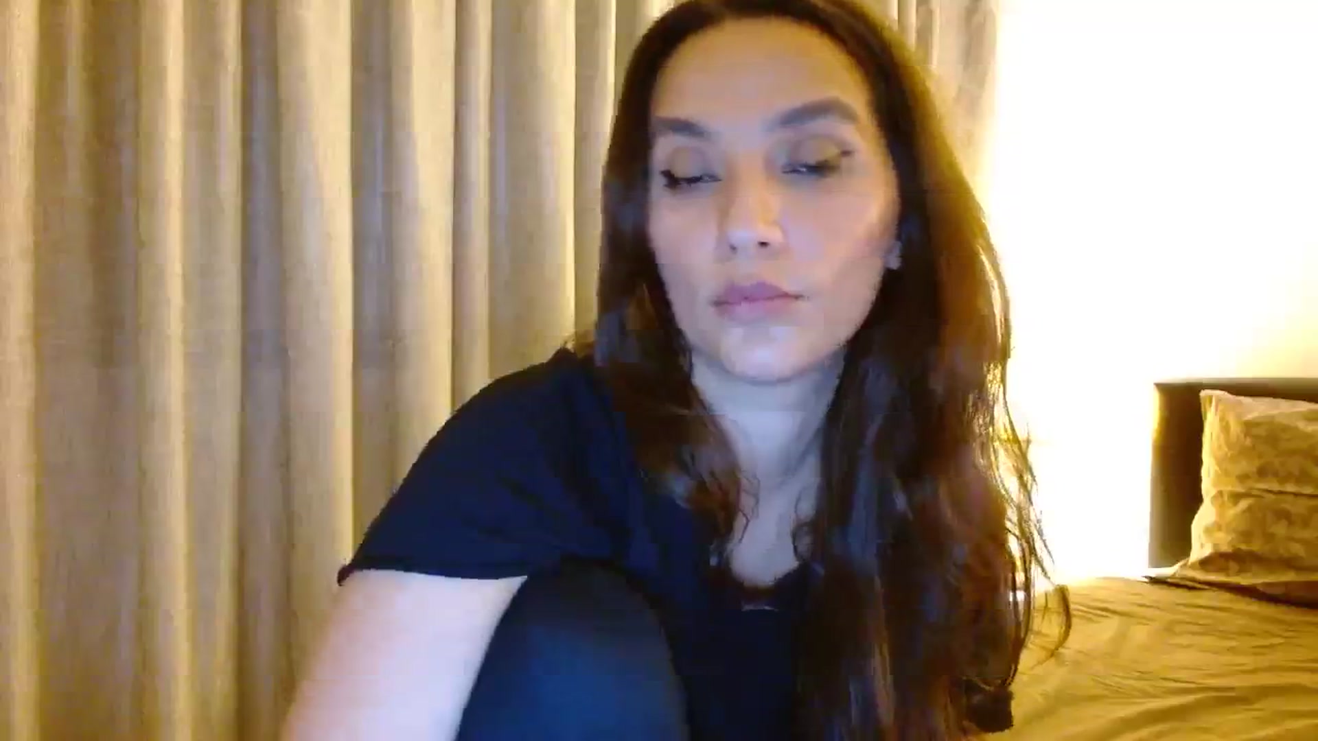 Gallery image thumbnail from DEAR_AMORE's myfreecams stream on, 01/19/2024, 02:56 image 12 of 20