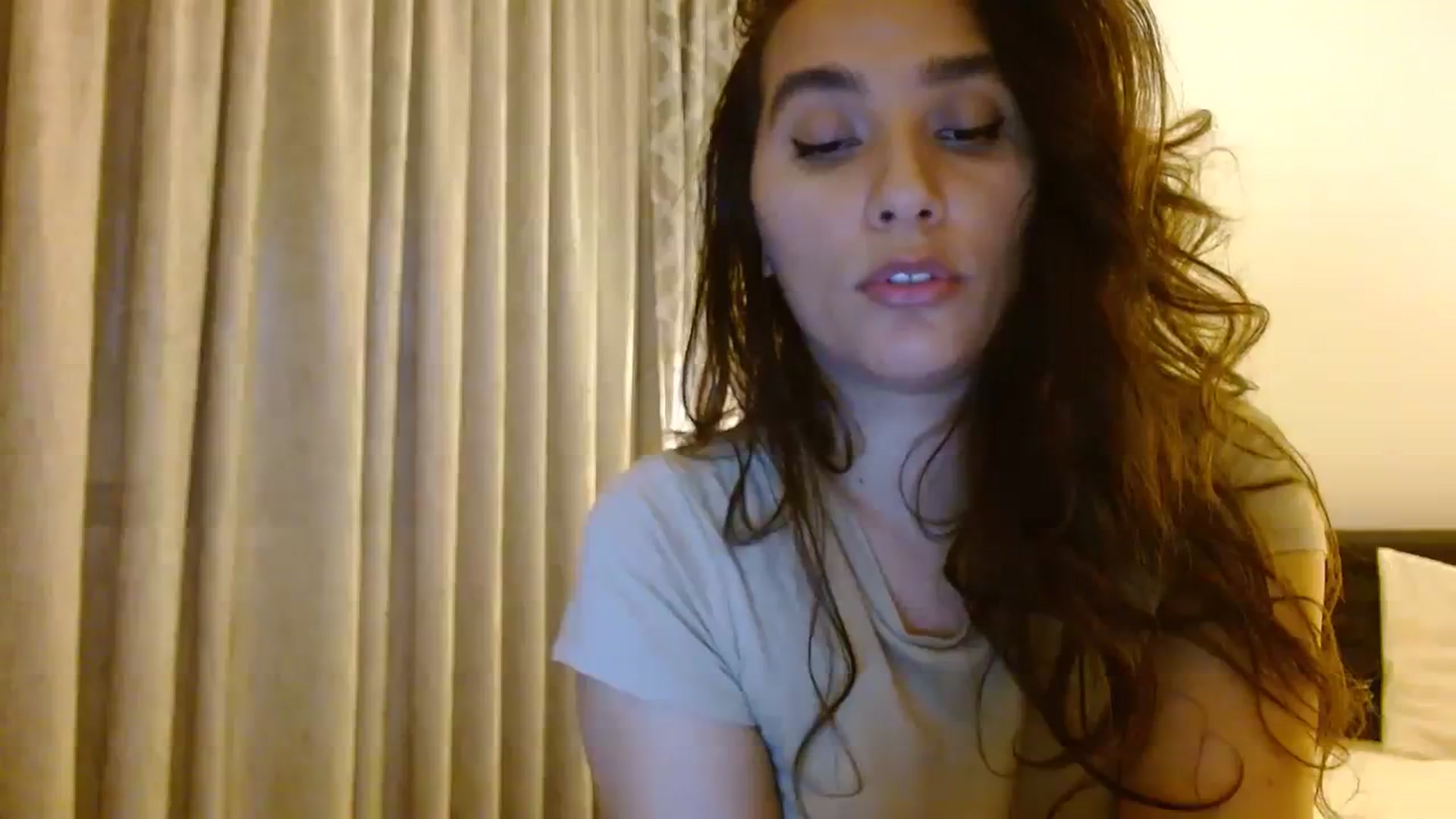 Gallery image thumbnail from DEAR_AMORE's myfreecams stream on, 02/12/2024, 04:22 image 15 of 20