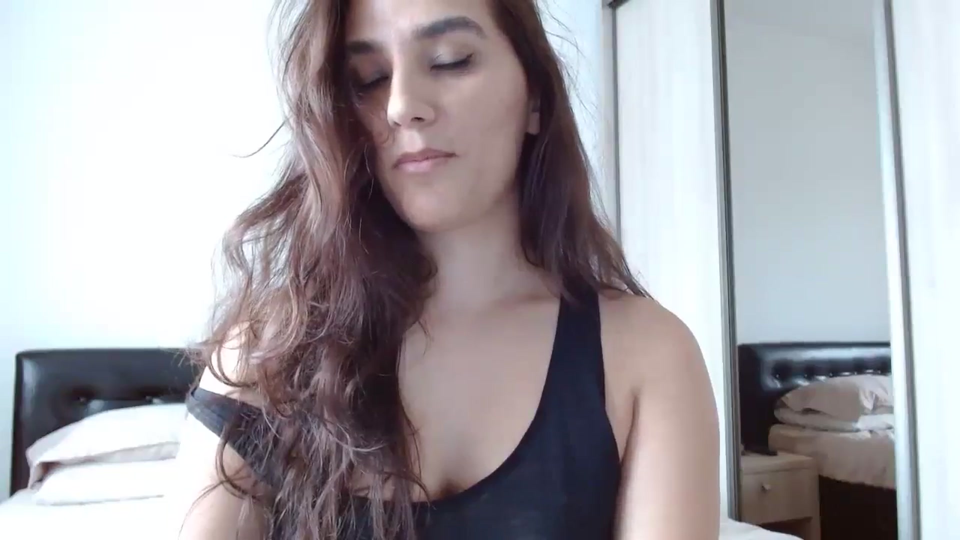 Gallery image thumbnail from DEAR_AMORE's myfreecams stream on, 04/21/2024, 11:28 image 7 of 20