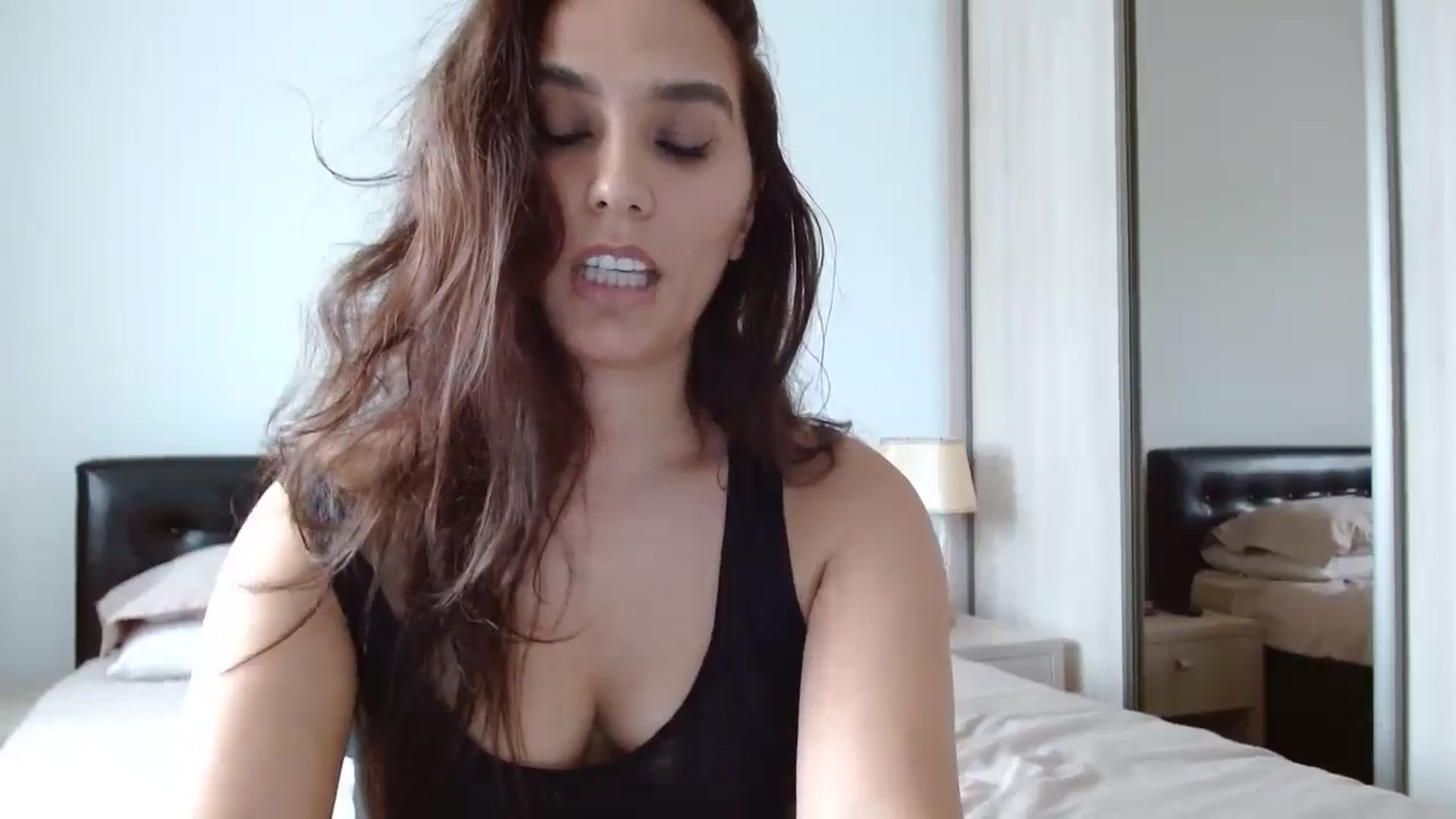 Gallery image thumbnail from DEAR_AMORE's myfreecams stream on, 04/21/2024, 11:28 image 14 of 20